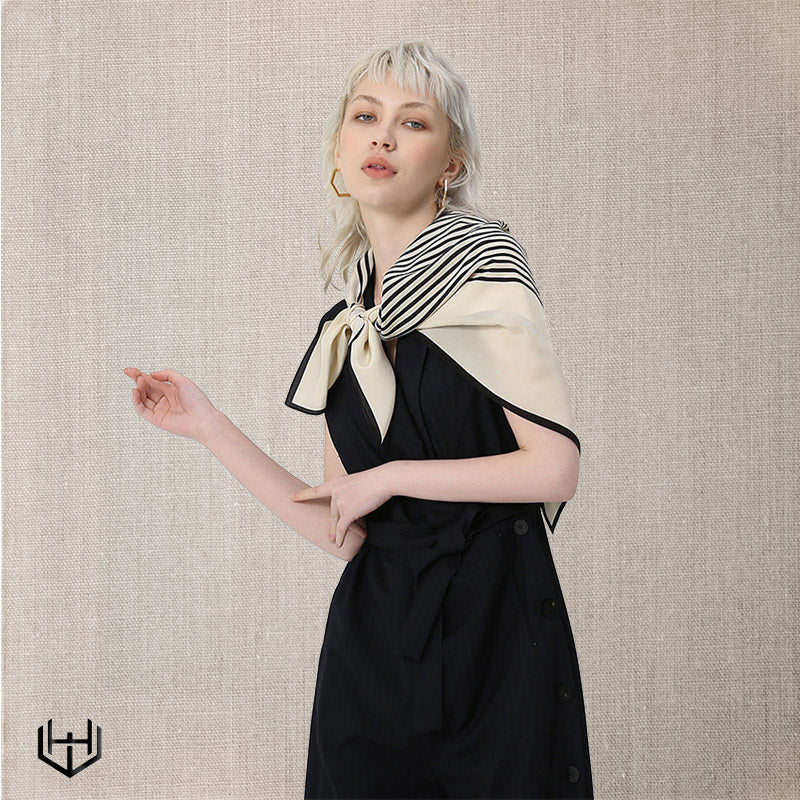 Carré de soie femme Harry Wesson 90 cm x 90 cm